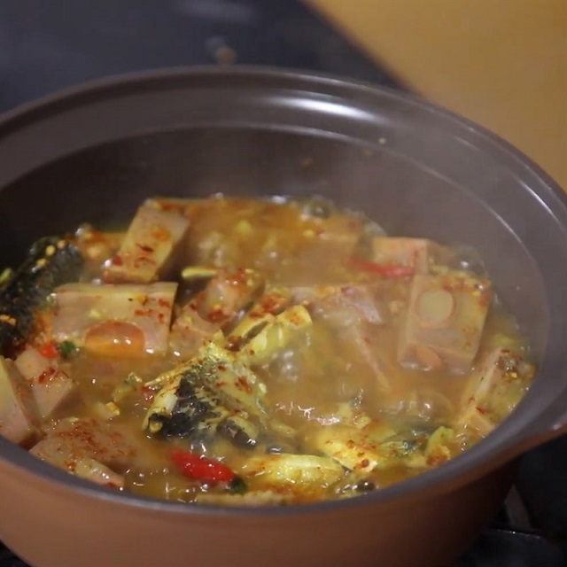 Cách kho cá chuồn ngon với mít non bùi bùi, ngọt thịt