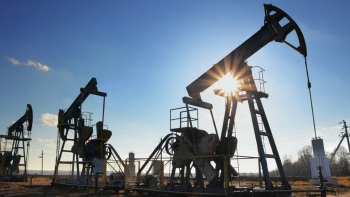 Giá xăng dầu hôm nay 3/12: Tiếp tục giảm