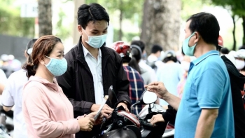 Thủ tướng: Bảo đảm an toàn giao thông dịp Tết gắn với phòng, chống COVID-19