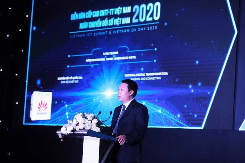 Thứ trưởng Bộ Thông tin và Truyền thông Nguyễn Huy Dũng phát biểu tại sự kiện Thứ trưởng Bộ Thông tin và Truyền thông Nguyễn Huy Dũng phát biểu tại sự kiện