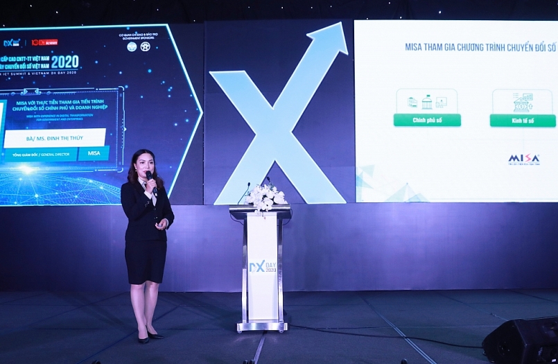 Tổng Giám đốc MISA Đinh Thị Thúy giới thiệu mô hình hội tụ dữ liệu để chuyển đổi số thành công cho tổ chức trong chương trình Tổng Giám đốc MISA Đinh Thị Thúy giới thiệu mô hình hội tụ dữ liệu để chuyển đổi số thành công cho tổ chức trong chương trình