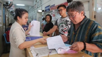 Từ 1/1/2021, bệnh nhân trái tuyến tại TP HCM được hưởng 100% bảo hiểm y tế