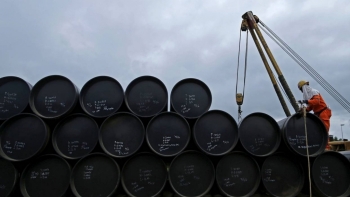 11 tháng, nhập khẩu xăng dầu giảm 47% kim ngạch