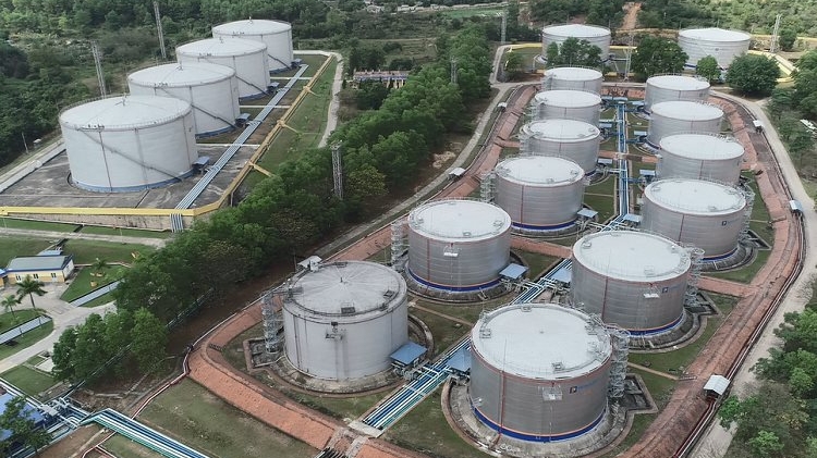 Giá xăng dầu hôm nay 30/12: Tăng trở lại