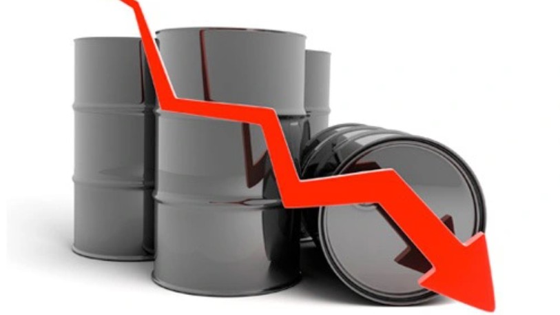 Cập nhật giá xăng dầu hôm nay 01/12/2021: Biến thể Omicron kéo giá dầu giảm mạnh