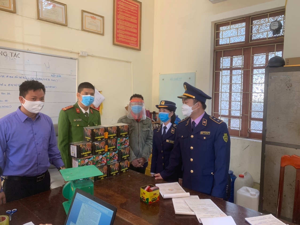 Bắt giữ 20,2 kg Pháo nổ do nước ngoài sản xuất