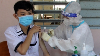 Thần tốc thực hiện chiến dịch tiêm chủng vaccine phòng COVID-19