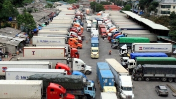 Hơn 4.800 xe hàng ùn ứ tại cửa khẩu phía Bắc: Phó Thủ tướng chỉ đạo khẩn