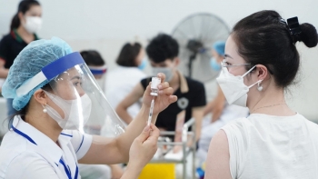 Thủ tướng giao Bộ Y tế nghiên cứu để bảo đảm đủ vaccine tiêm mũi tăng cường