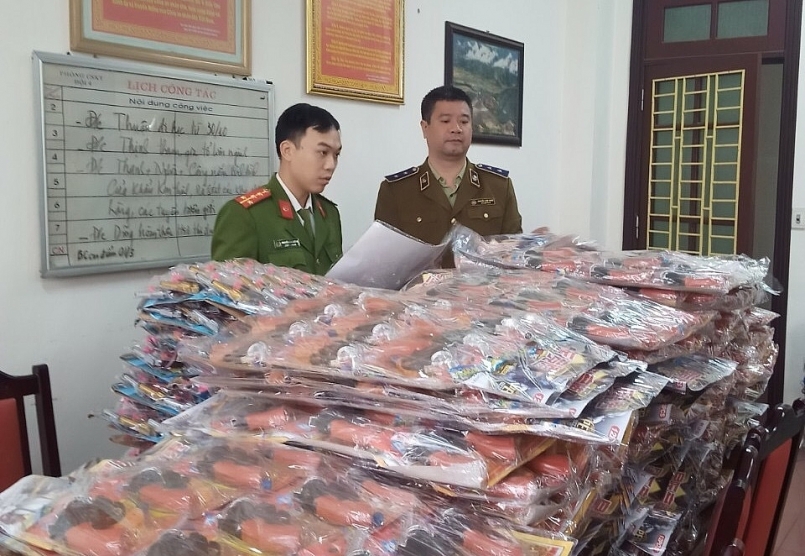 Lô súng đồ chơi trẻ em bằng nhựa do nước ngoài sản xuất