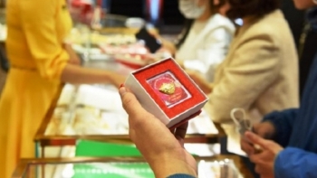 Cập nhật giá vàng hôm nay 6/1: Tiếp tục tăng ở phiên chiều