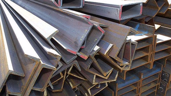 Giá sắt thép hôm nay 15/1: Tăng mạnh