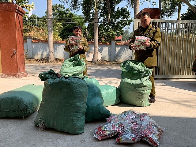 Tang vật đang được kiểm đếm tại Đội QLTT số 3, QLTT Lạng Sơn (ảnh minh họa) Tang vật đang được kiểm đếm tại Đội QLTT số 3, QLTT Lạng Sơn (ảnh minh họa)