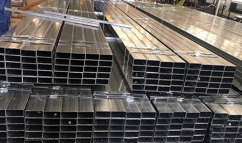 Giá sắt thép hôm nay 21/1 giảm nhẹ trên Sàn Thượng Hải