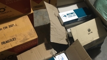 An Giang: Phát hiện hàng hóa nhập lậu cất giấu trong chợ nông sản