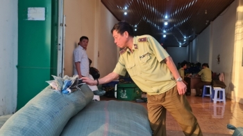 Gia Lai: Tạm giữ gần 700kg áo len không rõ nguồn gốc xuất xứ