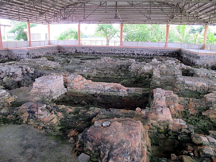 Định hướng phát huy giá trị di tích gắn với phát triển du lịch Định hướng phát huy giá trị di tích gắn với phát triển du lịch