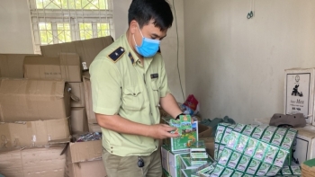 Gia Lai: Tạm giữ hơn 20.000 gói dầu gội có dấu hiệu giả mạo nhãn hiệu Clear