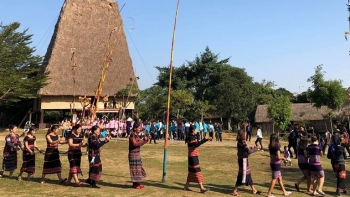 Làng Văn hóa - Du lịch các dân tộc Việt Nam tạm dừng đón khách tham quan