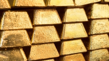 Cập nhật giá vàng hôm nay 4/2: Tiếp tục lao dốc