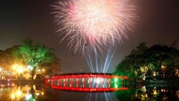 Hà Nội: Tổ chức bắn pháo hoa tại 1 điểm phù hợp yêu cầu phòng chống dịch