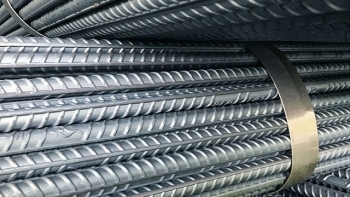 Giá sắt thép hôm nay 15/2: Ổn định đầu tuần