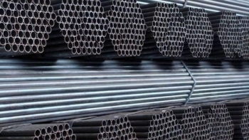 Giá sắt thép hôm nay 24/2: Chưa dứt đà tăng