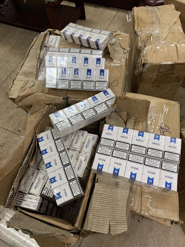 Hải quan: Bắt giữ hơn 10.000 bao thuốc lá trên chuyến bay từ Dubai về Nội Bài