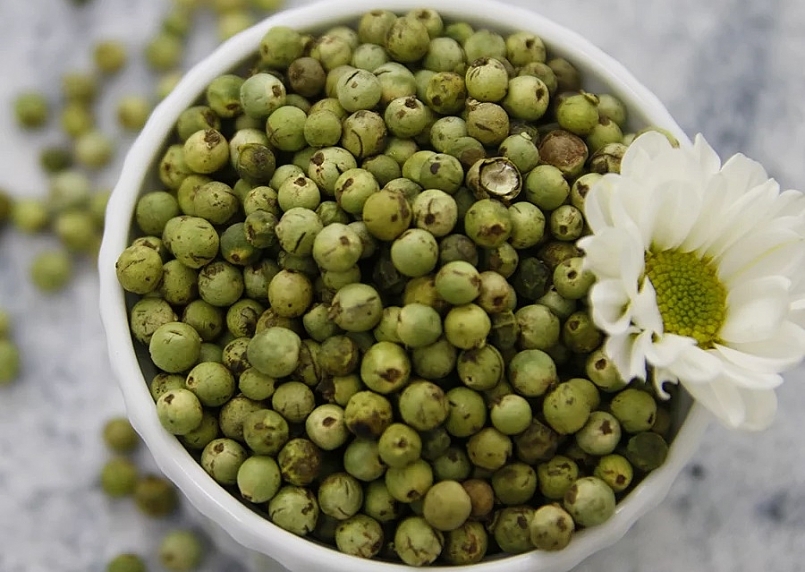 Giá hồ tiêu hôm nay 11/3 tăng mạnh, cao nhất 66.000 đồng/kg