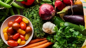 Giá rau củ quả hôm nay 16/3: Tiếp tục được bán với giá tốt