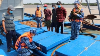 Lực lượng Cảnh sát biển bắt giữ gần 120 nghìn lít dầu DO vận chuyển trái phép