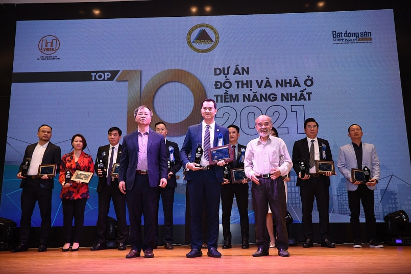 Meyhomes Capital Phú Quốc được vinh danh là “Top 10 dự án đô thị và nhà ở tiềm năng nhất 2021” Meyhomes Capital Phú Quốc được vinh danh là “Top 10 dự án đô thị và nhà ở tiềm năng nhất 2021”