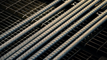 Giá sắt thép hôm nay 5/4: Tiếp tục tăng cao