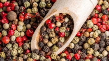 Giá hồ tiêu hôm nay 8/4: Giảm 500 đồng/kg