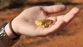 Giá vàng hôm nay 10/4: Sụt giảm vào vào phiên cuối tuần