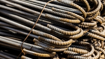 Giá sắt thép hôm nay 16/4: Quay đầu giảm