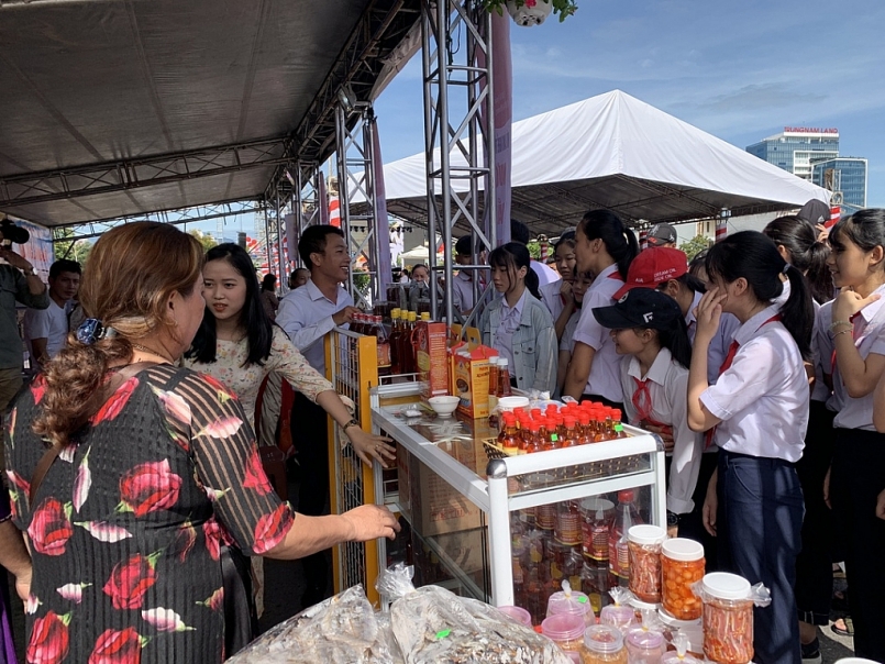 Nước mắm Nam Ô không chỉ là món ăn, là gia vị mà còn là một phần của lịch sử, của văn hóa