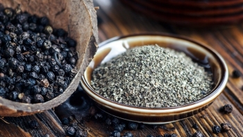 Giá hồ tiêu hôm nay 23/4: Giảm nhẹ tại các tỉnh Tây Nguyên