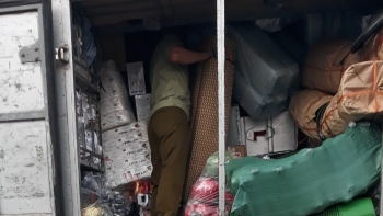 Lai Châu: Phát hiện, thu giữ 800 chiếc đèn pin nhập lậu