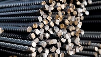 Giá sắt thép hôm nay 27/4: Chưa dứt đà tăng