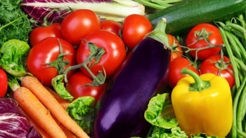 Giá rau củ quả hôm nay 28/4: Được bán với giá ưu đãi