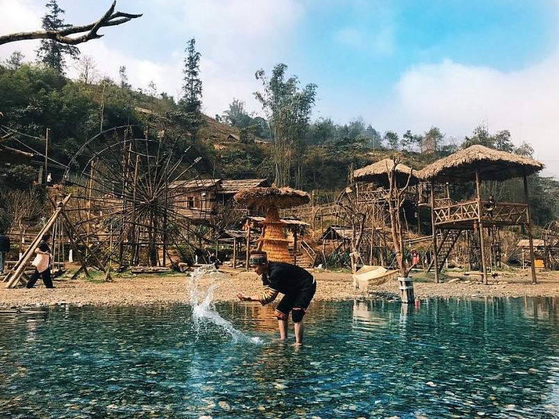 Lào Cai thu trên 200 tỷ đồng từ du lịch sau dịp nghỉ lễ 30/4-1/5 Lào Cai thu trên 200 tỷ đồng từ du lịch sau dịp nghỉ lễ 30/4-1/5