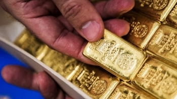Giá vàng hôm nay 12/5: Đà tăng bị chặn đứng