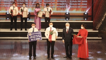 Agribank ủng hộ 60 tỷ đồng Quỹ vaccine phòng COVID-19