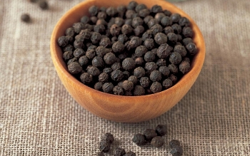 Giá hồ tiêu hôm nay 11/6: Thị trường trong nước đồng loạt tăng