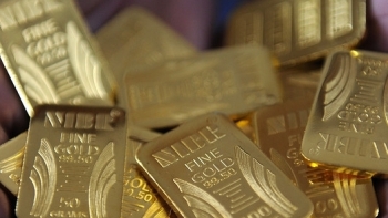 Giá vàng hôm nay 15/6: Tiếp tục đi xuống