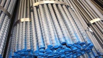 Giá sắt thép hôm nay 17/6: Tiếp tục đi xuống