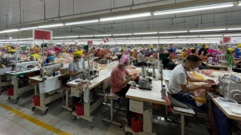 Bắc Giang: Hỗ trợ doanh nghiệp trong các khu công nghiệp khôi phục sản xuất