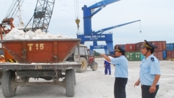 Giám sát chặt các mặt hàng xuất nhập khẩu có rủi ro như ô tô, xe máy, rượu, khoáng sản