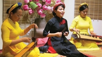 Phát huy giá trị và xây dựng Ca Huế trở thành sản phẩm dịch vụ văn hóa du lịch đặc sắc